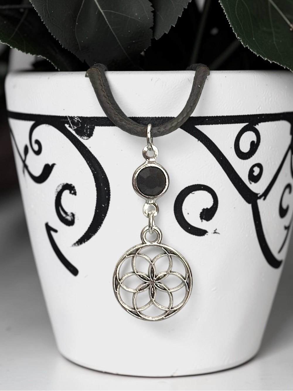 5 For $25💫Silver Circular Pendant Necklace With a Black Acrylic Gem Accent